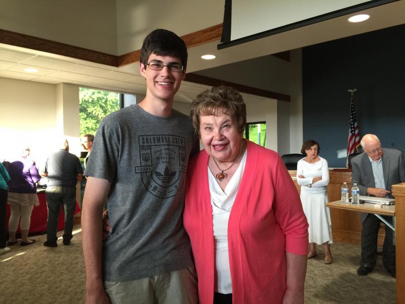 George12.245165534_std OSU historian Avery Kaminski USED to be only knee-high to Mim, but look what happened! Avery was sure glad he was in attendance!